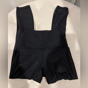 Lululemon Align leggings 25” ladies size 2 black with pattern